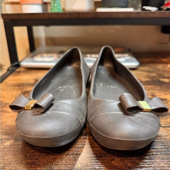 Crocs Gianna Brown Bow Ballet Flats Rubber‎ Slip On Cap Toe Womens Size 9 - Picture 7 of 9